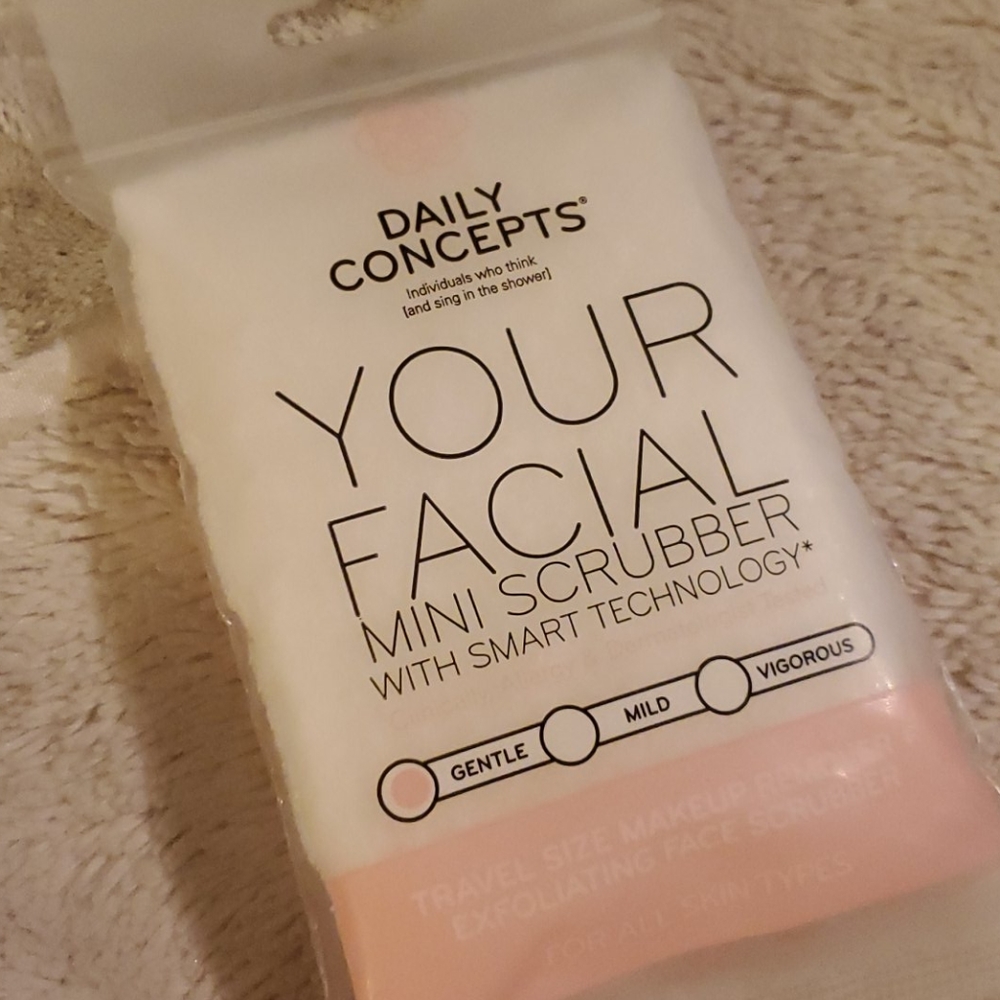 4/25 bundle item. Daily Concepts Mini Scrubber
